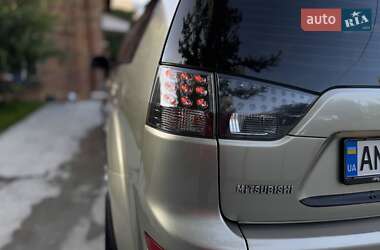 Внедорожник / Кроссовер Mitsubishi Outlander XL 2008 в 