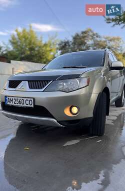 Внедорожник / Кроссовер Mitsubishi Outlander XL 2008 в 