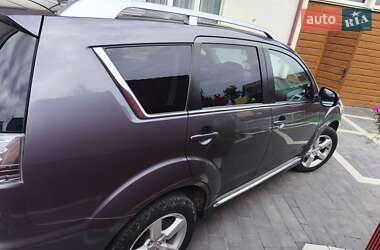 Внедорожник / Кроссовер Mitsubishi Outlander XL 2010 в 