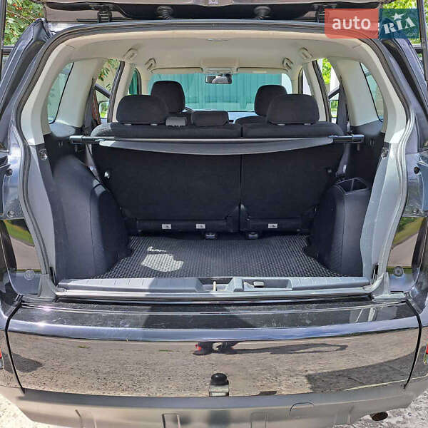 Внедорожник / Кроссовер Mitsubishi Outlander XL 2010 в Вараше