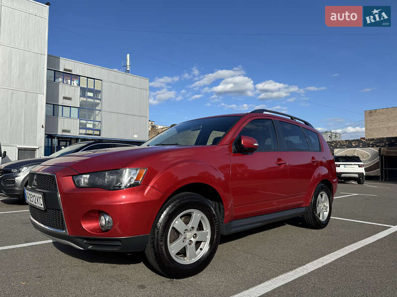 Mitsubishi Outlander XL 2012
