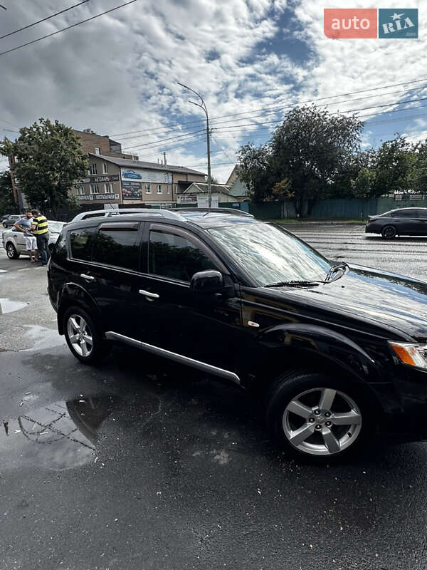 Внедорожник / Кроссовер Mitsubishi Outlander XL 2008 в Киеве