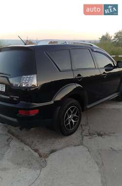 Внедорожник / Кроссовер Mitsubishi Outlander XL 2010 в 