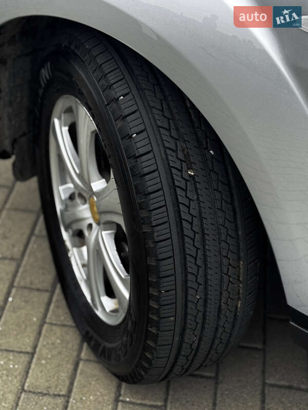 Внедорожник / Кроссовер Mitsubishi Outlander XL 2007 в Дрогобыче