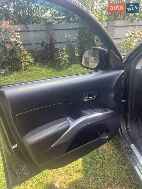 Внедорожник / Кроссовер Mitsubishi Outlander XL 2008 в Тернополе фото 13 Внедорожник / Кроссовер Mitsubishi Outlander XL 2008 в Тернополе