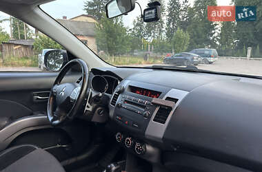Внедорожник / Кроссовер Mitsubishi Outlander XL 2011 в 