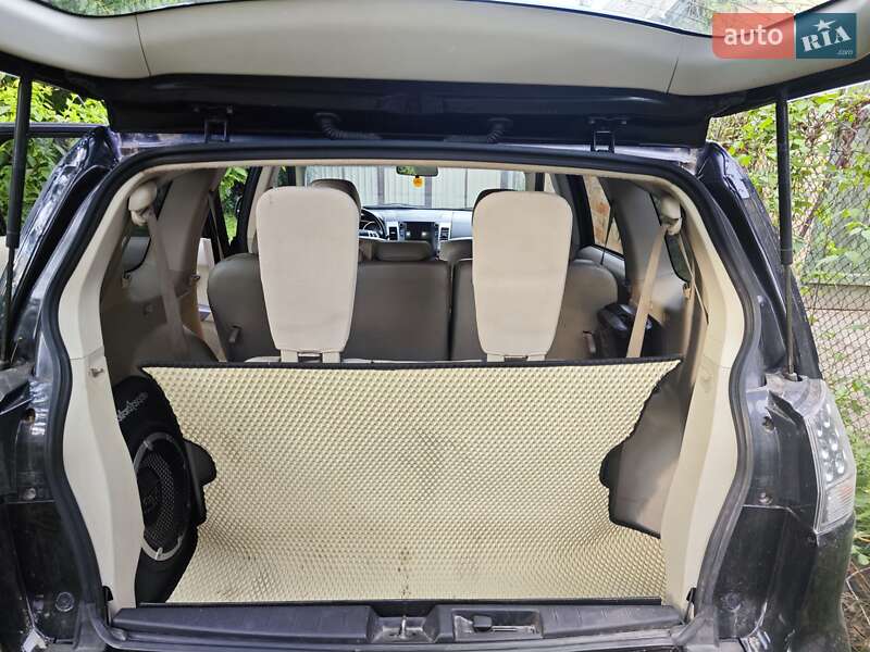 Внедорожник / Кроссовер Mitsubishi Outlander XL 2009 в Киеве