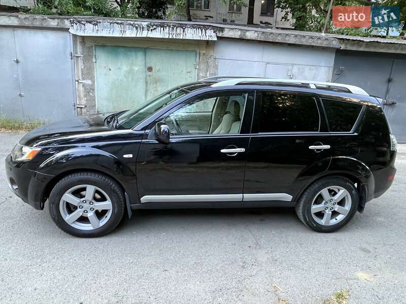 Внедорожник / Кроссовер Mitsubishi Outlander XL 2007 в Одессе