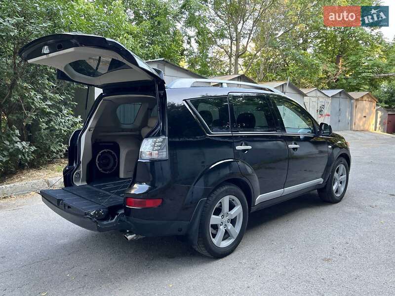 Внедорожник / Кроссовер Mitsubishi Outlander XL 2007 в Одессе