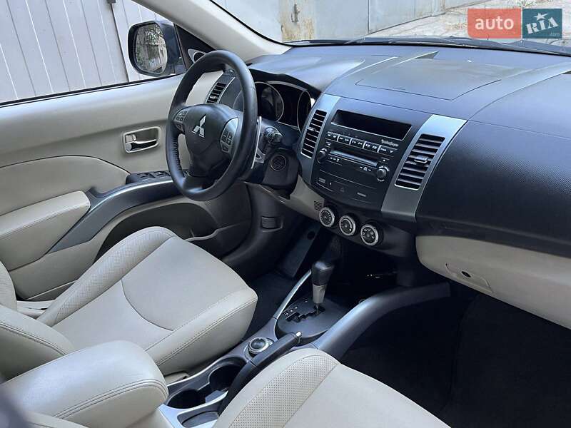 Внедорожник / Кроссовер Mitsubishi Outlander XL 2007 в Одессе