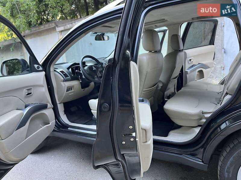 Внедорожник / Кроссовер Mitsubishi Outlander XL 2007 в Одессе