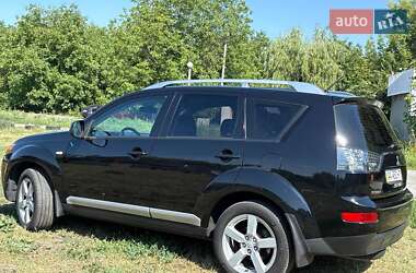 Внедорожник / Кроссовер Mitsubishi Outlander XL 2008 в 