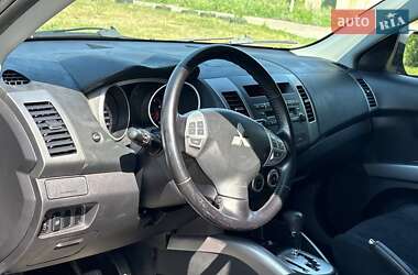Внедорожник / Кроссовер Mitsubishi Outlander XL 2008 в 