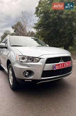 Позашляховик / Кросовер Mitsubishi Outlander XL 2010 в Сумах