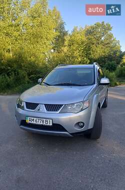 Позашляховик / Кросовер Mitsubishi Outlander XL 2007 в 