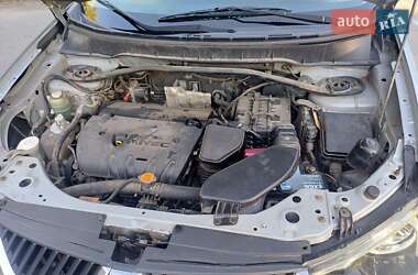 Позашляховик / Кросовер Mitsubishi Outlander XL 2007 в 