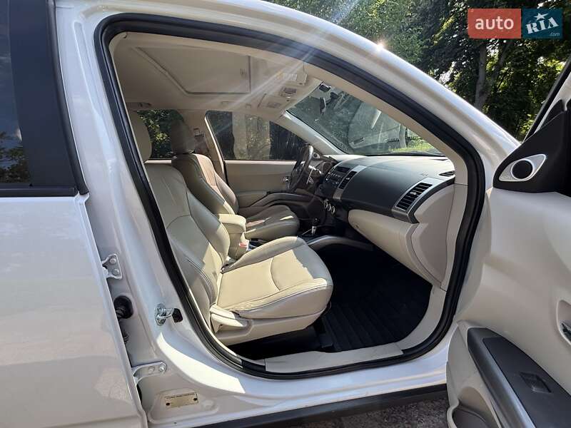 Внедорожник / Кроссовер Mitsubishi Outlander XL 2008 в Сумах