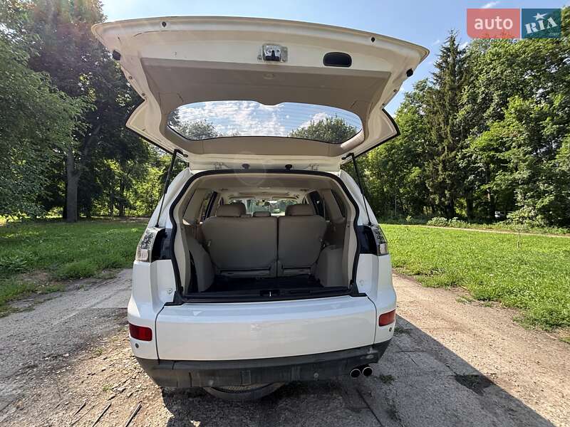 Внедорожник / Кроссовер Mitsubishi Outlander XL 2008 в Сумах