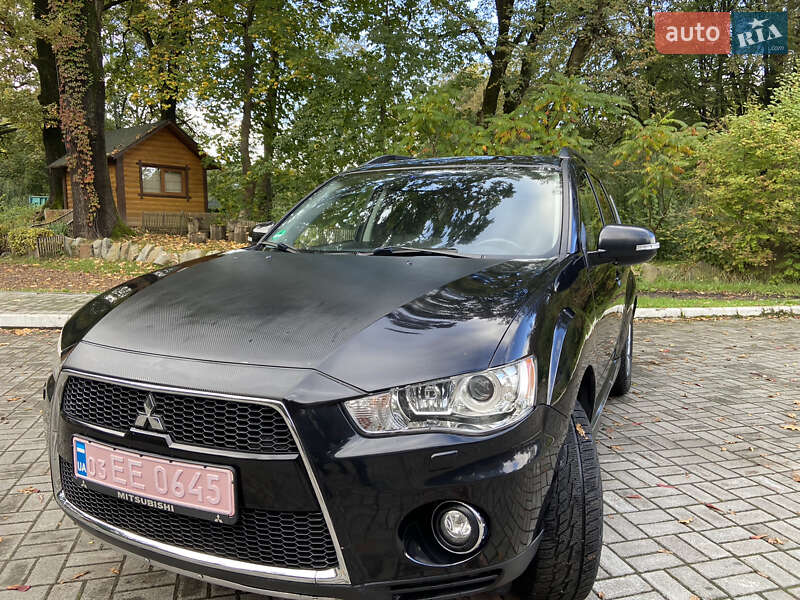 Внедорожник / Кроссовер Mitsubishi Outlander XL 2011 в Дрогобыче