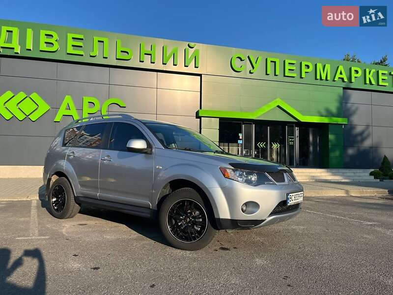 Внедорожник / Кроссовер Mitsubishi Outlander XL 2008 в Львове