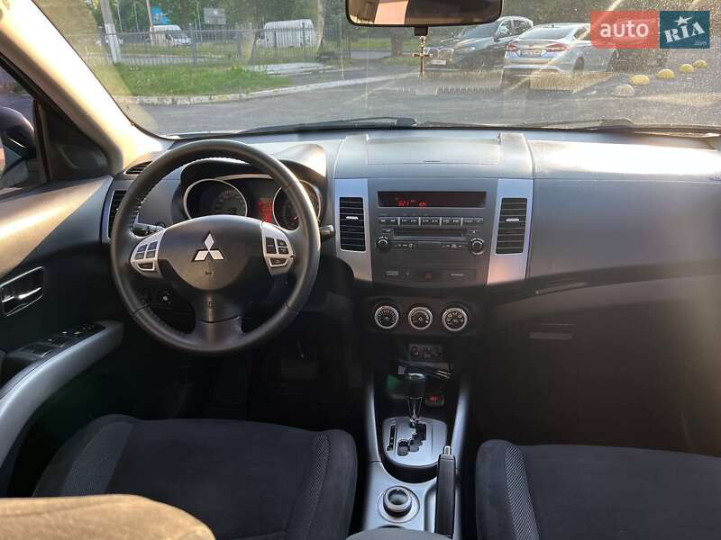 Внедорожник / Кроссовер Mitsubishi Outlander XL 2008 в Львове