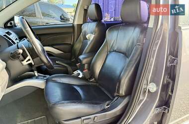 Внедорожник / Кроссовер Mitsubishi Outlander XL 2007 в 