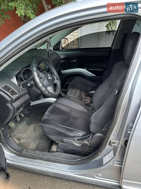 Внедорожник / Кроссовер Mitsubishi Outlander XL 2008 в Кропивницком