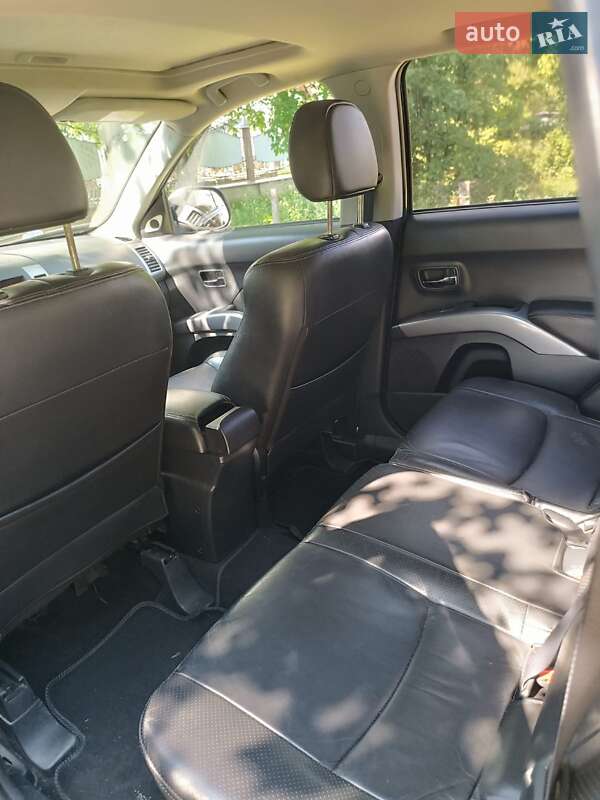 Внедорожник / Кроссовер Mitsubishi Outlander XL 2008 в Тячеве