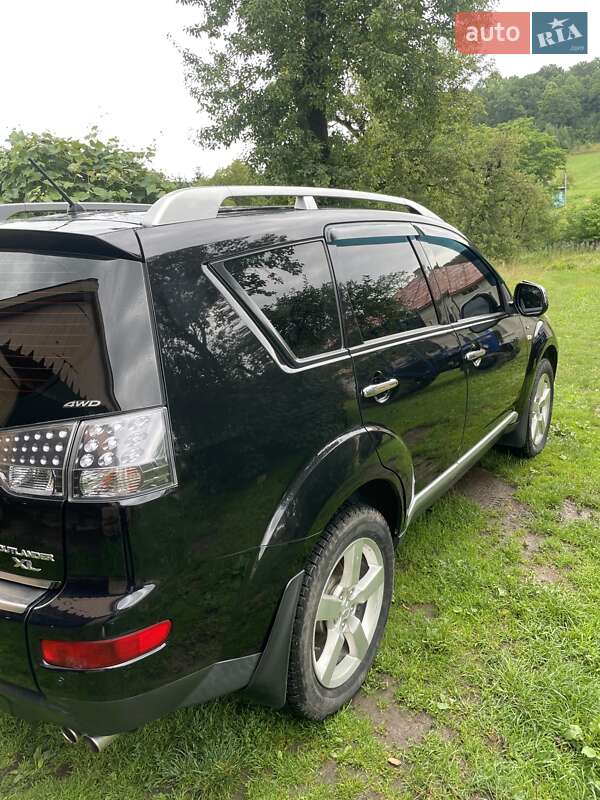 Внедорожник / Кроссовер Mitsubishi Outlander XL 2007 в Долине
