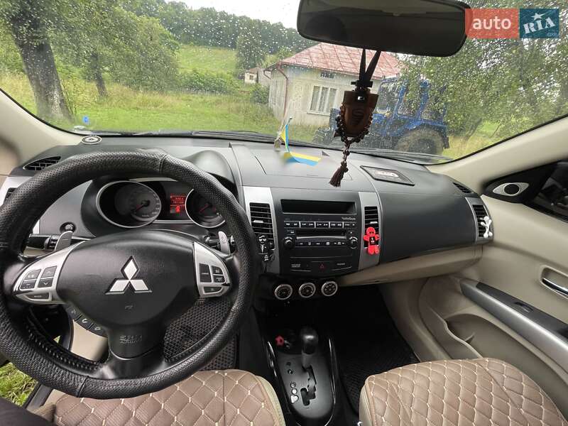 Внедорожник / Кроссовер Mitsubishi Outlander XL 2007 в Долине