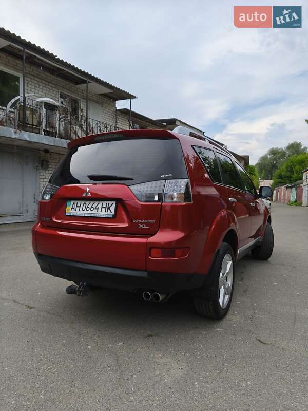 Внедорожник / Кроссовер Mitsubishi Outlander XL 2008 в Киеве