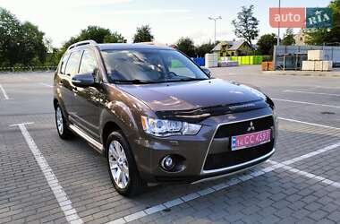 Позашляховик / Кросовер Mitsubishi Outlander XL 2010 в Коломиї