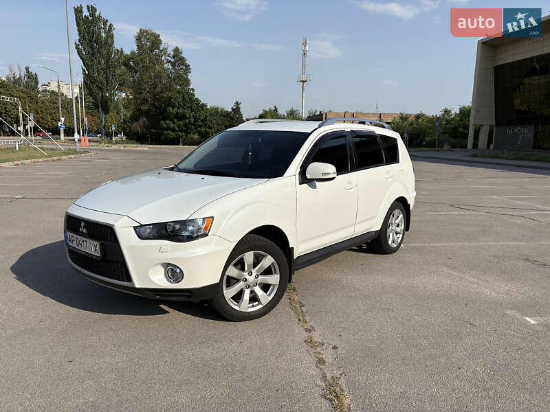Позашляховик / Кросовер Mitsubishi Outlander XL 2010 в Запоріжжі
