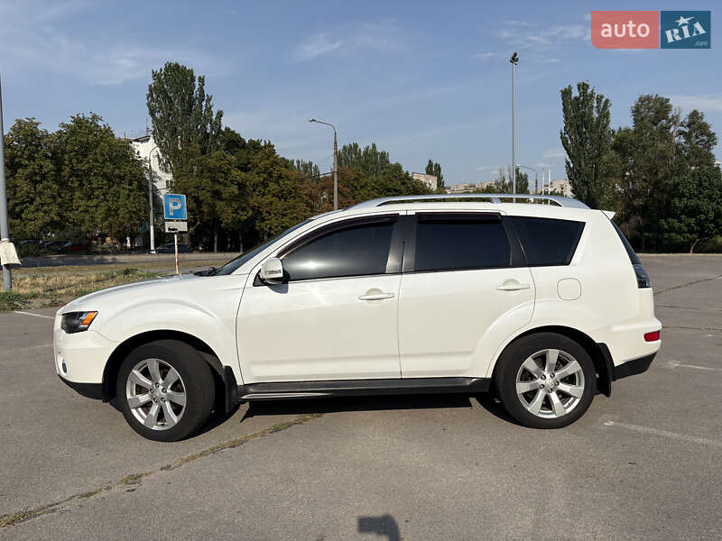 Позашляховик / Кросовер Mitsubishi Outlander XL 2010 в Запоріжжі