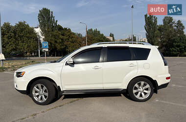 Внедорожник / Кроссовер Mitsubishi Outlander XL 2010 в 