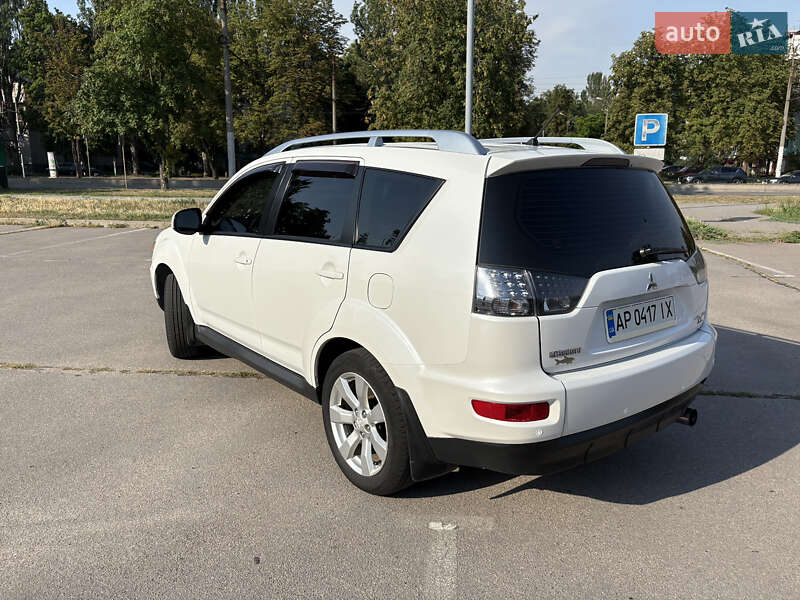 Позашляховик / Кросовер Mitsubishi Outlander XL 2010 в Запоріжжі