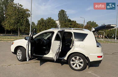 Внедорожник / Кроссовер Mitsubishi Outlander XL 2010 в 