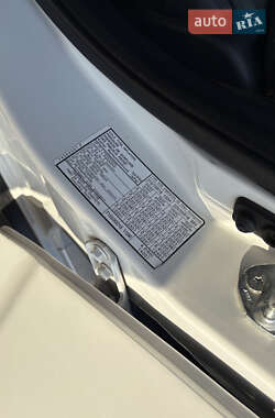 Внедорожник / Кроссовер Mitsubishi Outlander XL 2010 в 