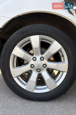 Внедорожник / Кроссовер Mitsubishi Outlander XL 2010 в 