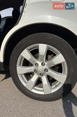 Внедорожник / Кроссовер Mitsubishi Outlander XL 2010 в 