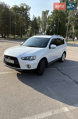 Внедорожник / Кроссовер Mitsubishi Outlander XL 2010 в 