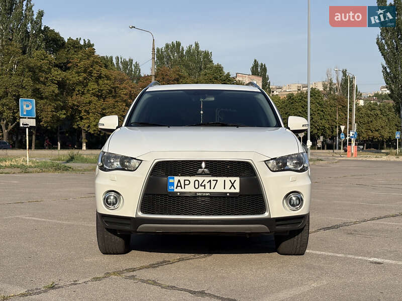 Позашляховик / Кросовер Mitsubishi Outlander XL 2010 в Запоріжжі