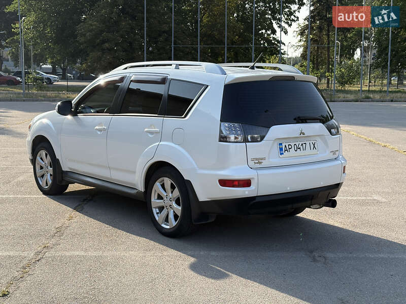 Позашляховик / Кросовер Mitsubishi Outlander XL 2010 в Запоріжжі