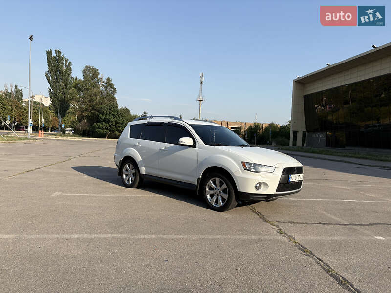 Позашляховик / Кросовер Mitsubishi Outlander XL 2010 в Запоріжжі