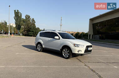 Внедорожник / Кроссовер Mitsubishi Outlander XL 2010 в 