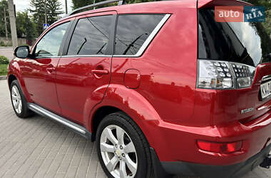 Внедорожник / Кроссовер Mitsubishi Outlander XL 2011 в 