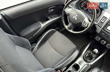 Внедорожник / Кроссовер Mitsubishi Outlander XL 2011 в 
