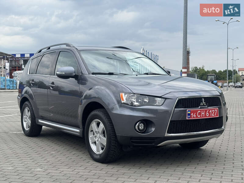 Mitsubishi Outlander XL 2011