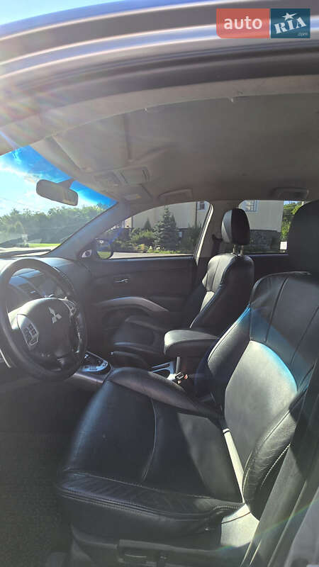 Позашляховик / Кросовер Mitsubishi Outlander XL 2010 в Вишгороді фото 9 Позашляховик / Кросовер Mitsubishi Outlander XL 2010 в Вишгороді