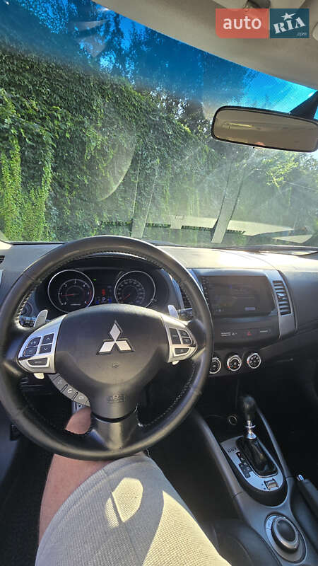 Позашляховик / Кросовер Mitsubishi Outlander XL 2010 в Вишгороді фото 7 Позашляховик / Кросовер Mitsubishi Outlander XL 2010 в Вишгороді
